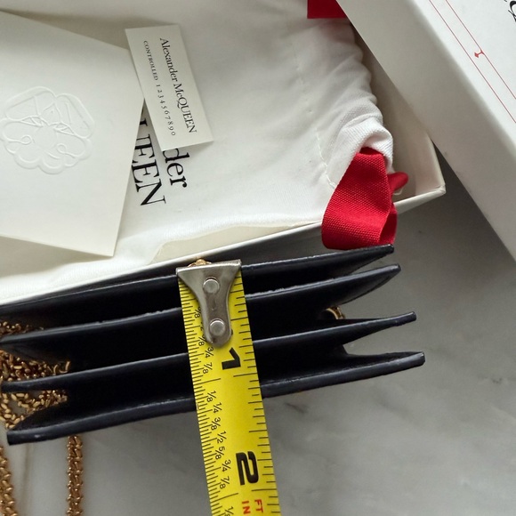 NEW Alexander McQueen Black Croc-Embossed Crossbody Cardholder on chain - Picture 15 of 16